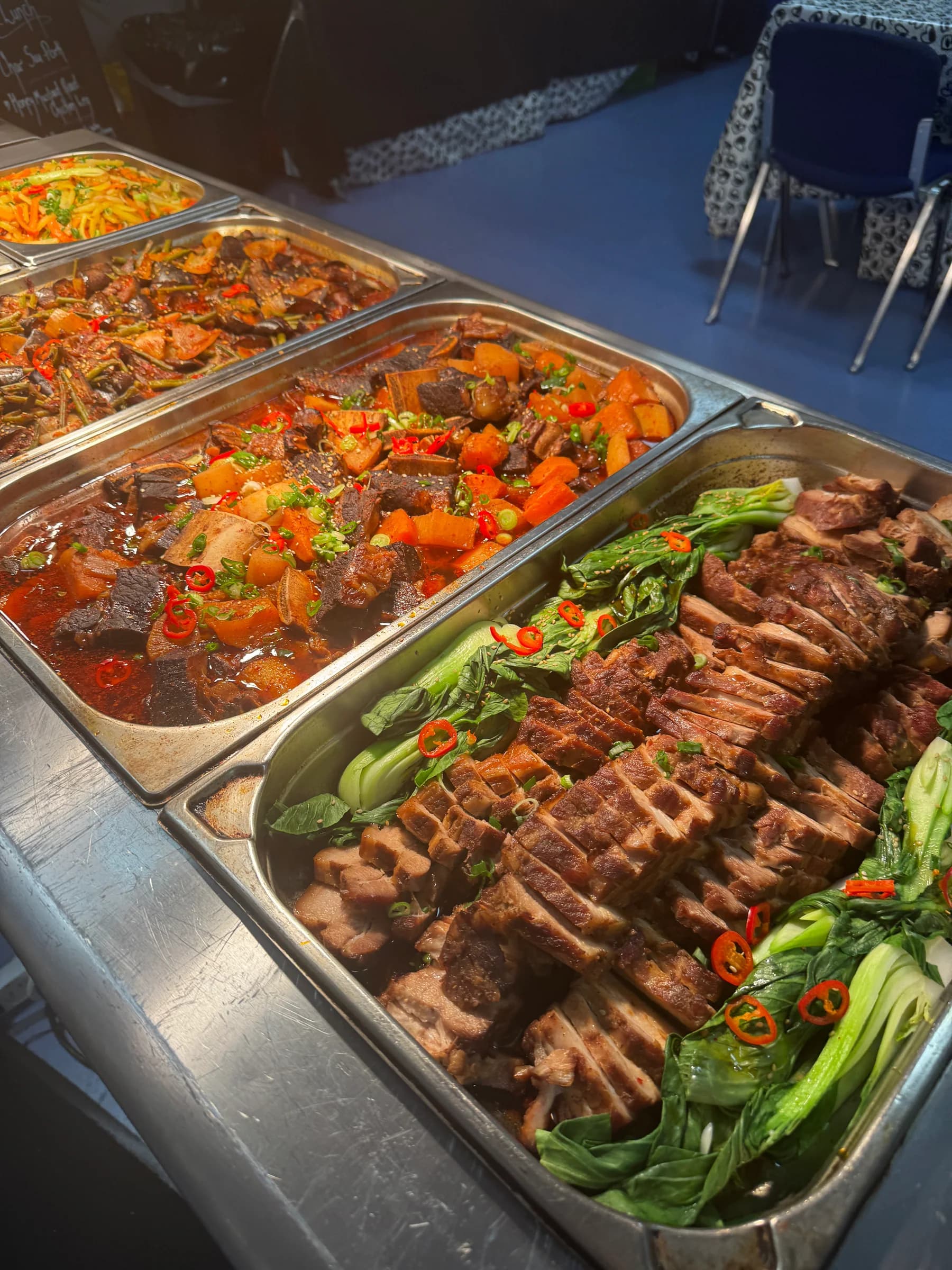Grilled beef platter with vegetables for European touring service